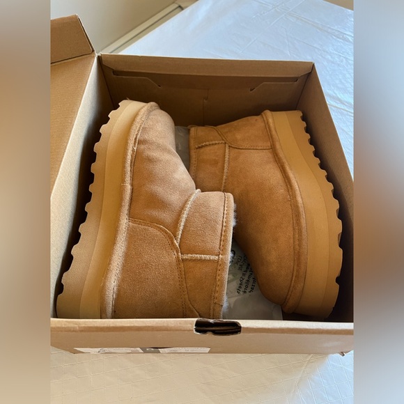 Bearpaw Women's Retro Shorty Boots size 8 - Picture 5 of 10